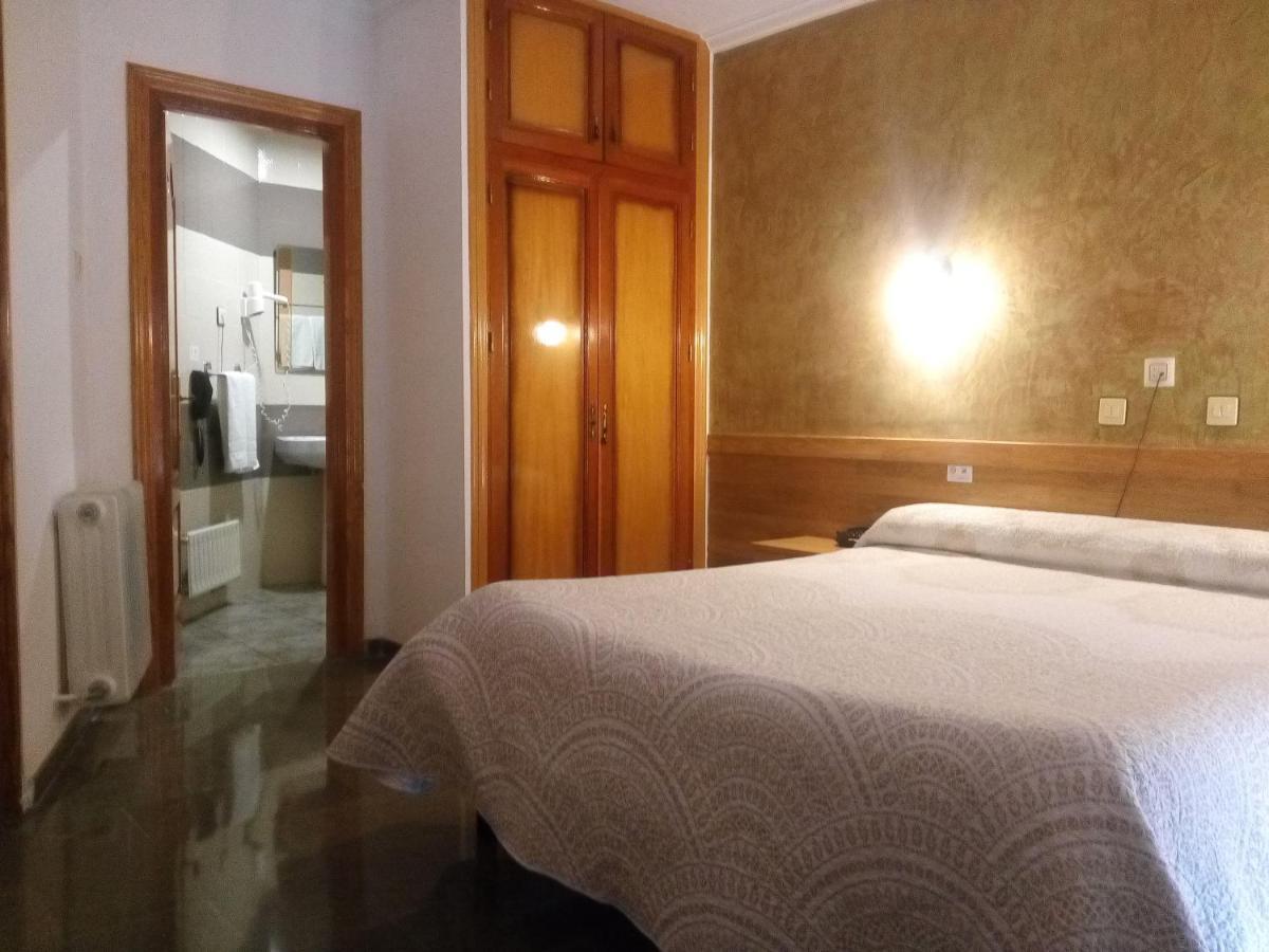 Hostal Manolete Lanjarón Exterior foto