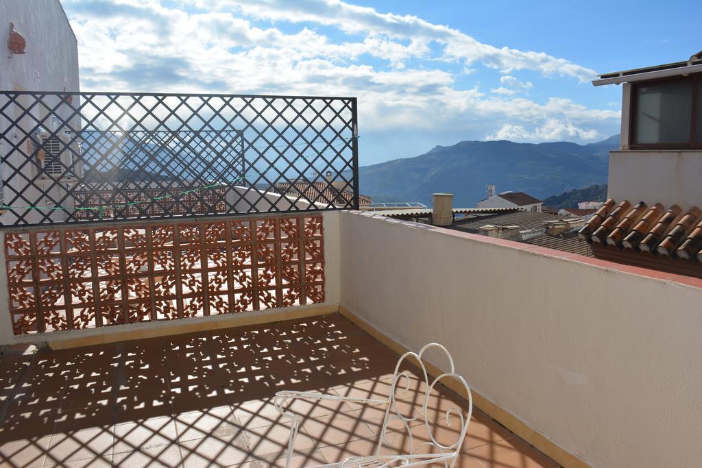 Hostal Manolete Lanjarón Exterior foto