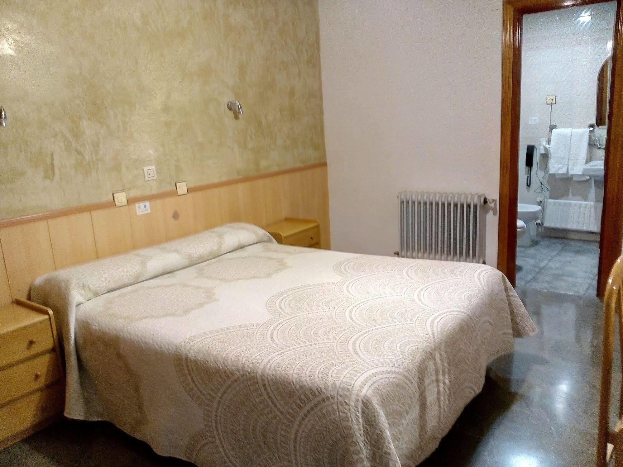 Hostal Manolete Lanjarón Exterior foto